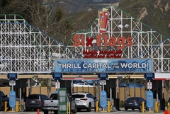 ���� ������� �����, ��������� ���������� � ����� ����������� Six Flags � ���