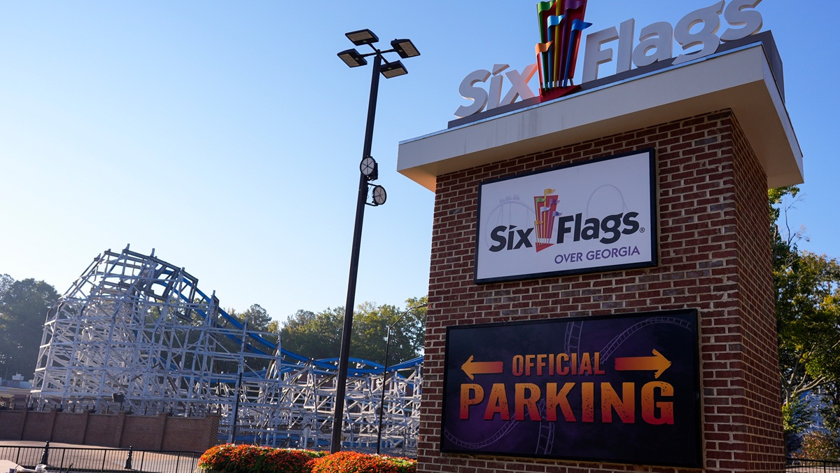 Six Flags временно закрыла девять аттракционов после инцидента в Джорджии