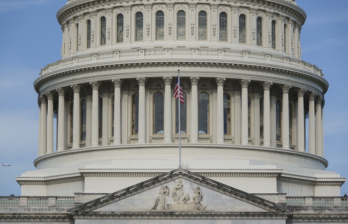 Конгрессмены раскритиковали решение Трампа не вводить санкции против РФ
