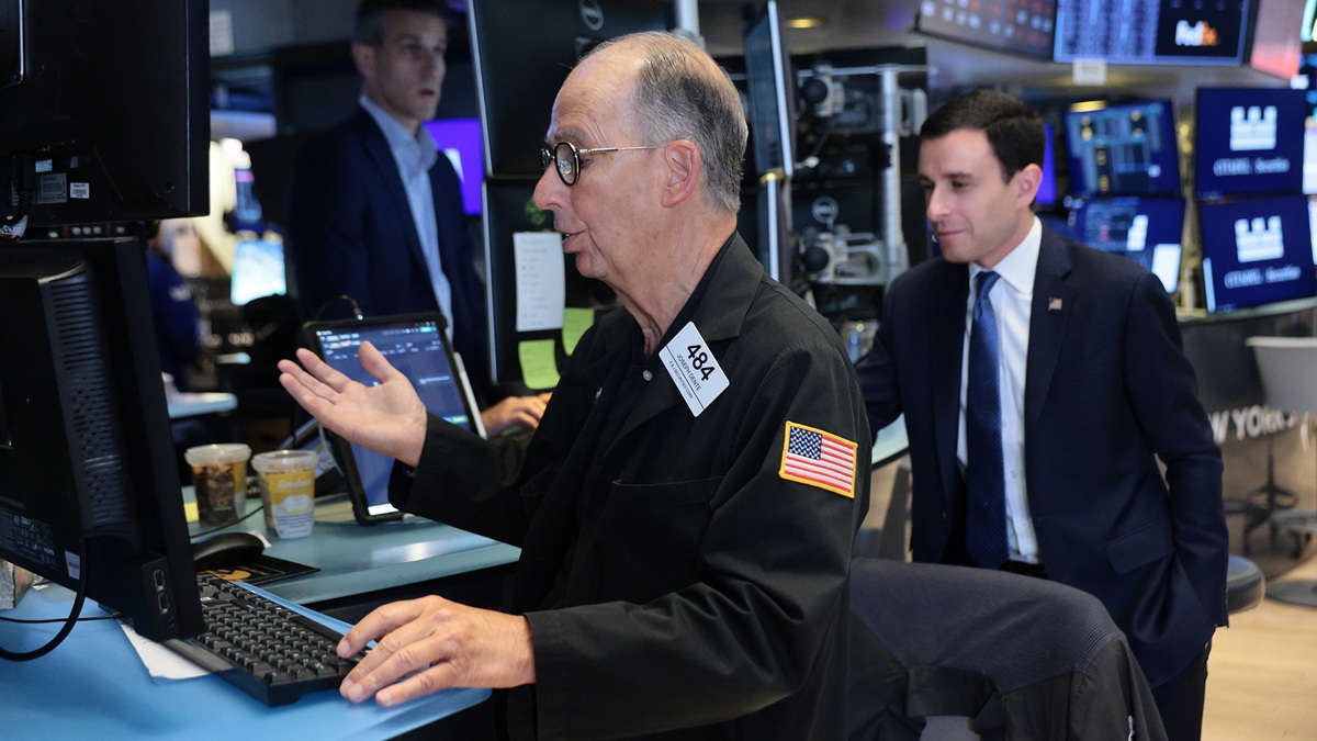S&P 500 и Nasdaq выросли вслед за техкомпаниями, Dow Jones слабо снизился