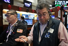 Dow Jones и S&P 500 выросли во вторник, Nasdaq завершил торги в небольшом минусе