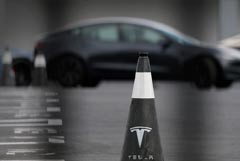 Tesla в III квартале снизила чистую прибыль на 43%, выручка превзошла прогноз