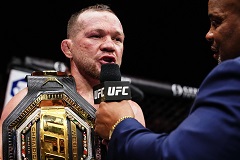 Россиянин Петр Ян защитил титул чемпиона UFC