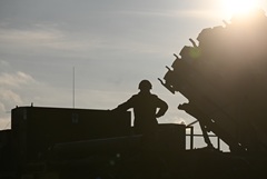 Пентагон готовит военные базы к автономной работе в течение 90 дней на случай войны