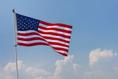 NYT узнала, что власти США задумались о снятии санкций с РФПИ