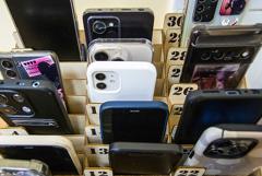Регистрировать IMEI привезенных из-за границы смартфонов можно будет бесплатно на сайте "Госуслуг"